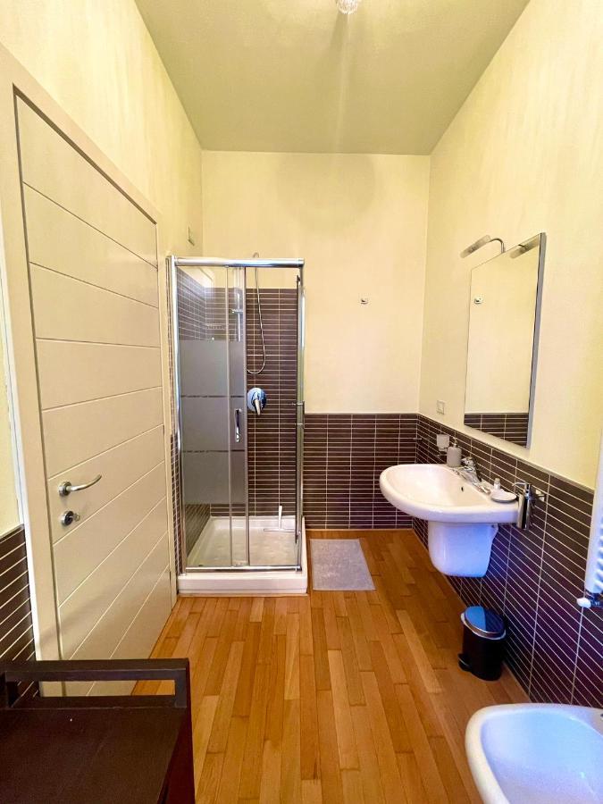 Luxury Four-Room Apartment In Monza Centro - 2 Min Walk To Train Station Екстер'єр фото